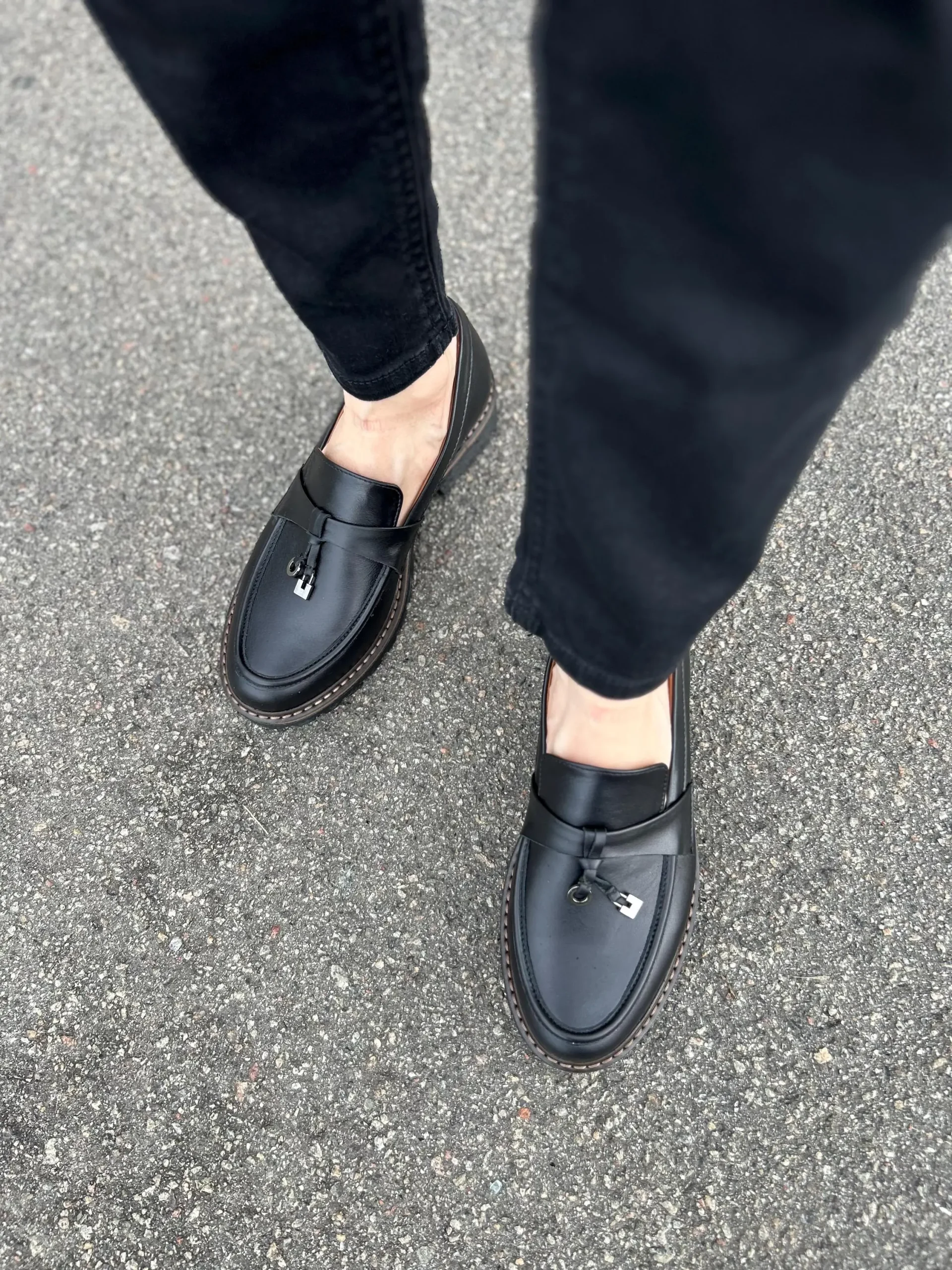 Black Leather Loafers: Comfortable Slip-on Style
